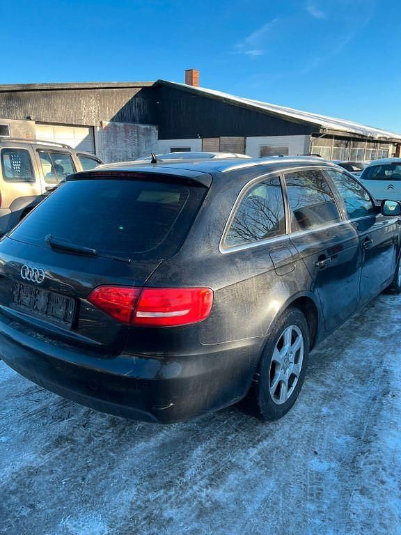 Gebraucht Audi A4 Ambiente 143 PS (105 kW) 2011 Schwarz Kombi