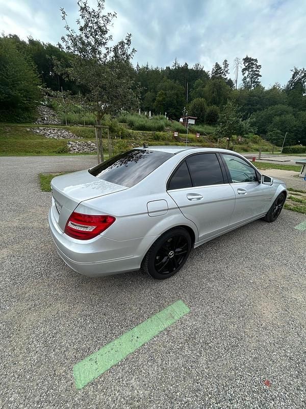 Gebraucht Mercedes 220 170 PS (125 kW) 2012 Silber Limousine