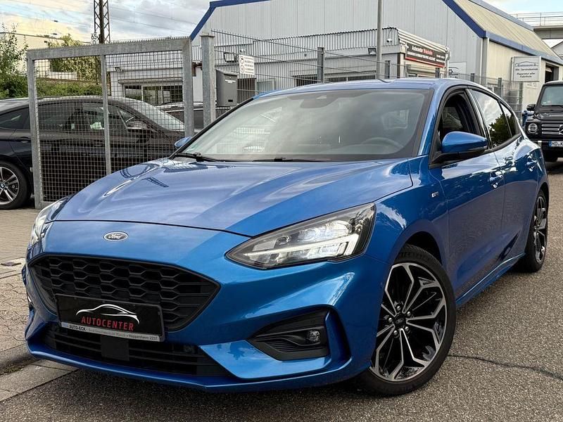 Blau Gebraucht 2019 Ford Focus ST-Line Limousine | 14.900 € (Fairer Preis) - Bild 1/4