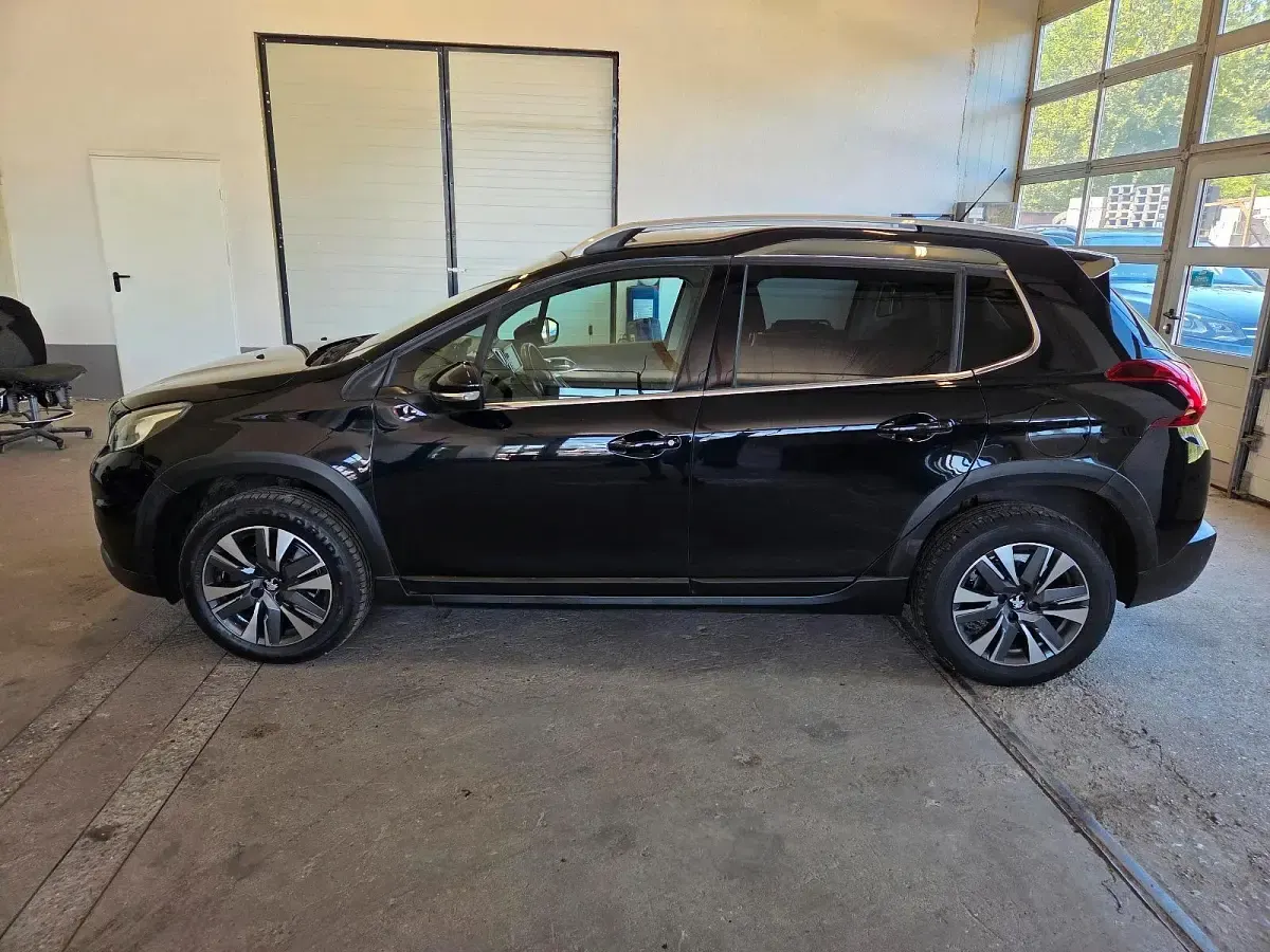 Gebraucht Peugeot 2008 Allure 130 PS (95 kW) 2019 Schwarz SUV