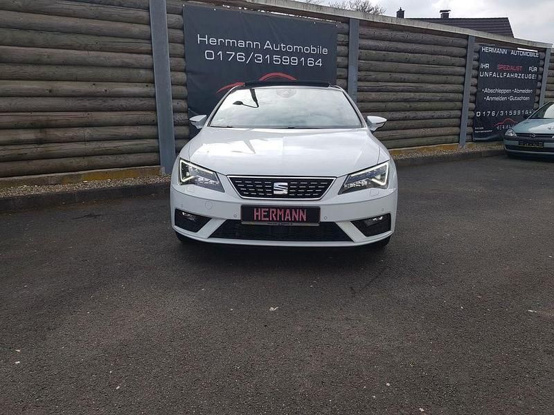 Gebraucht Seat Leon XCELLENCE 150 PS (110 kW) 2020 Weiß Limousine