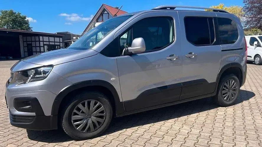 Gebraucht Peugeot Rifter Allure 131 PS (96 kW) 2021 Grau Van / Kleinbus
