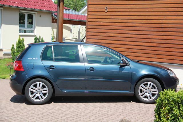Blau metallic Gebraucht 2007 VW Golf V Trendline Limousine | 11.000 € - Bild 1/4