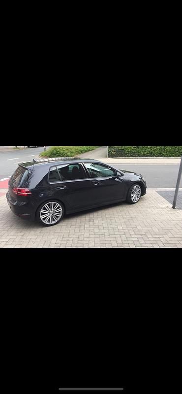 Gebraucht VW Golf VII Highline 150 PS (110 kW) 2015 Schwarz Kleinwagen