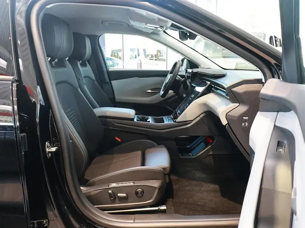 Neu Ford Explorer Premium 125 kW (170 PS) 2026 Schwarz SUV