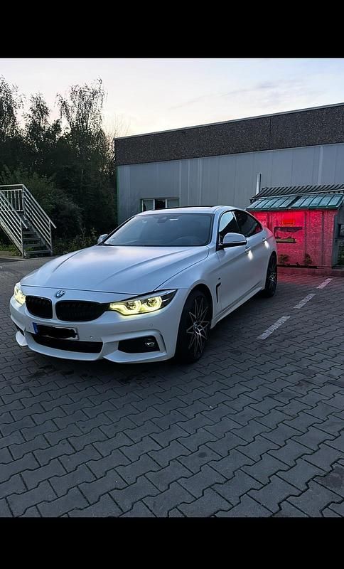 Weiß Gebraucht 2018 BMW 435 Gran Coupé M Sport Coupé | 28.500 € (Teuer) - Bild 1/4
