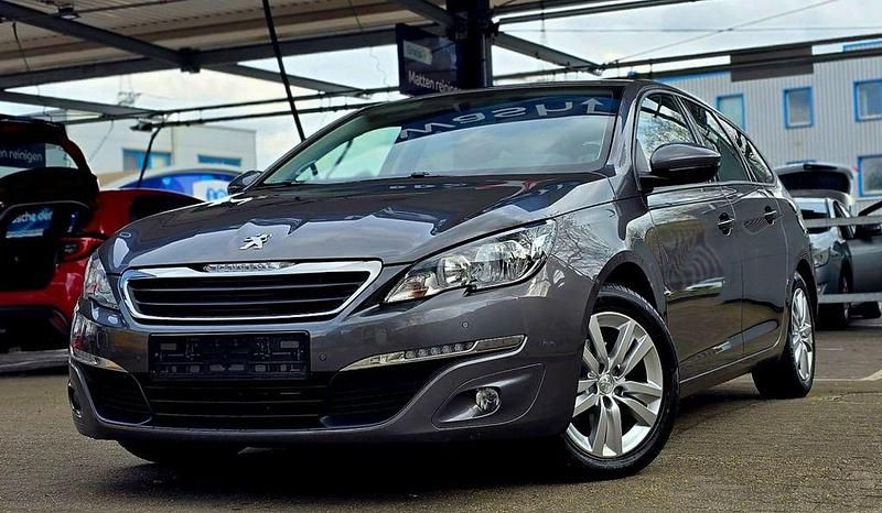 Gebraucht Peugeot 308 Active 120 PS (88 kW) 2016 Grau Kombi