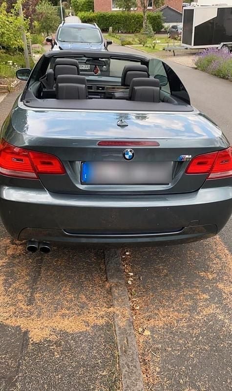 Gebraucht BMW 328 Cabriolet 233 PS (171 kW) 2010 Grau Cabrio