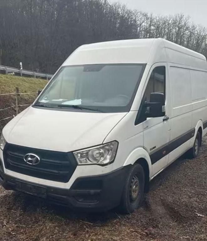 Gebraucht Hyundai H 350 150 PS (110 kW) 2016 Weiß Van