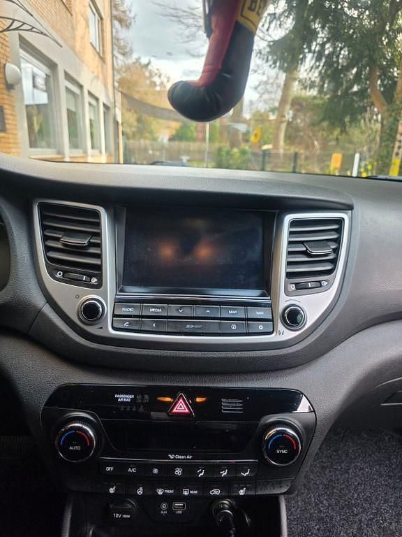 Gebraucht Hyundai Tucson Style 185 PS (136 kW) 2016 Weiß SUV