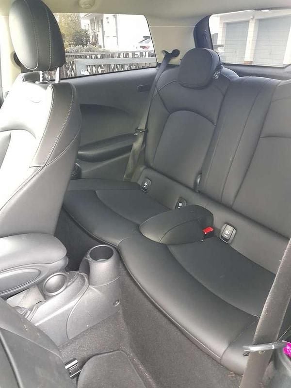 Usado Mini ONE 102 HP (75 kW) 2020 Preto Citadino