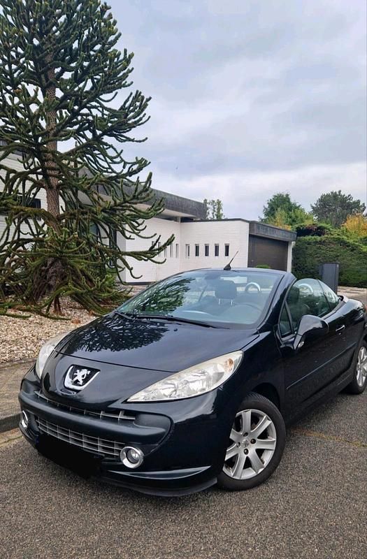 Schwarz Gebraucht 2008 Peugeot 207 CC Cabrio | 3.950 € (Etwas zu teuer) - Bild 1/4