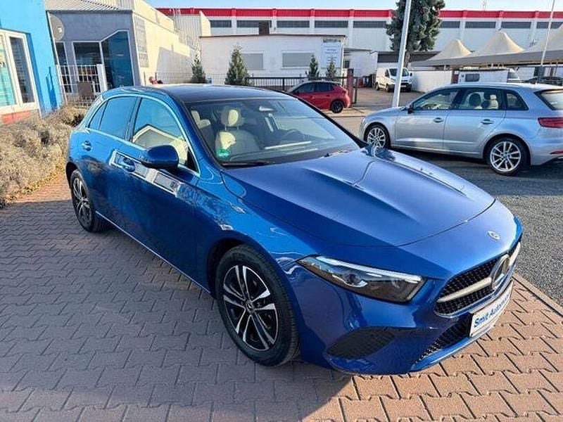 Gebraucht Mercedes A250 Progressive 163 PS (119 kW) 2023 Spektralblau (metallic) Limousine