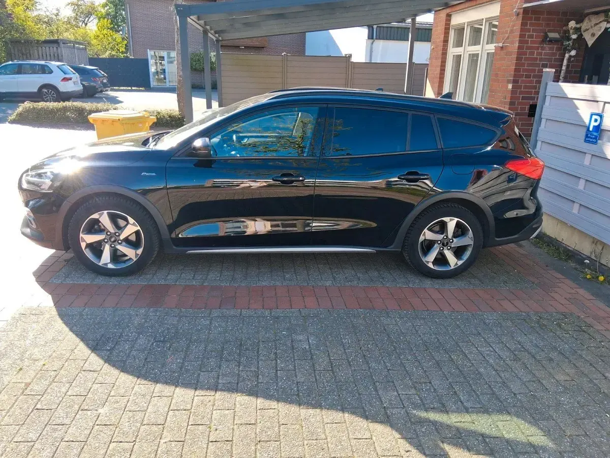 Używany Ford Focus Active 120 KM (88 kW) 2020 Czarny Kombi