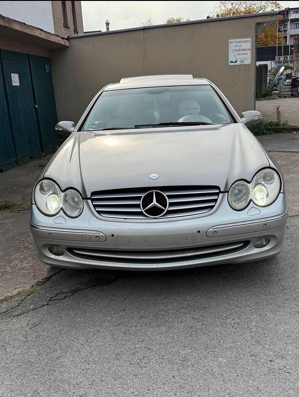 Gebraucht Mercedes CLK270 170 PS (125 kW) 2003 Gold Coupé