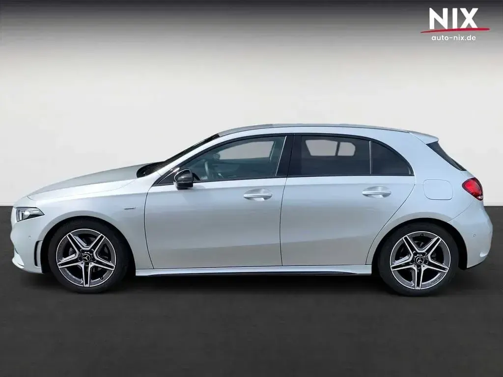 Gebraucht Mercedes A200 Edition 163 PS (119 kW) 2022 Iridiumsilber Limousine