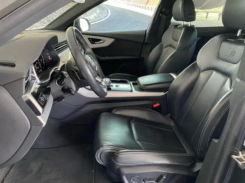 Gebraucht Audi SQ8 Sport 435 PS (319 kW) 2021 Grau SUV
