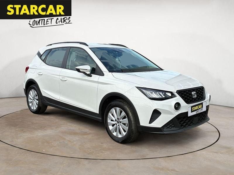 "candy" weiss Gebraucht 2023 Seat Arona Reference SUV | 16.470 € (Guter Preis) - Bild 1/4
