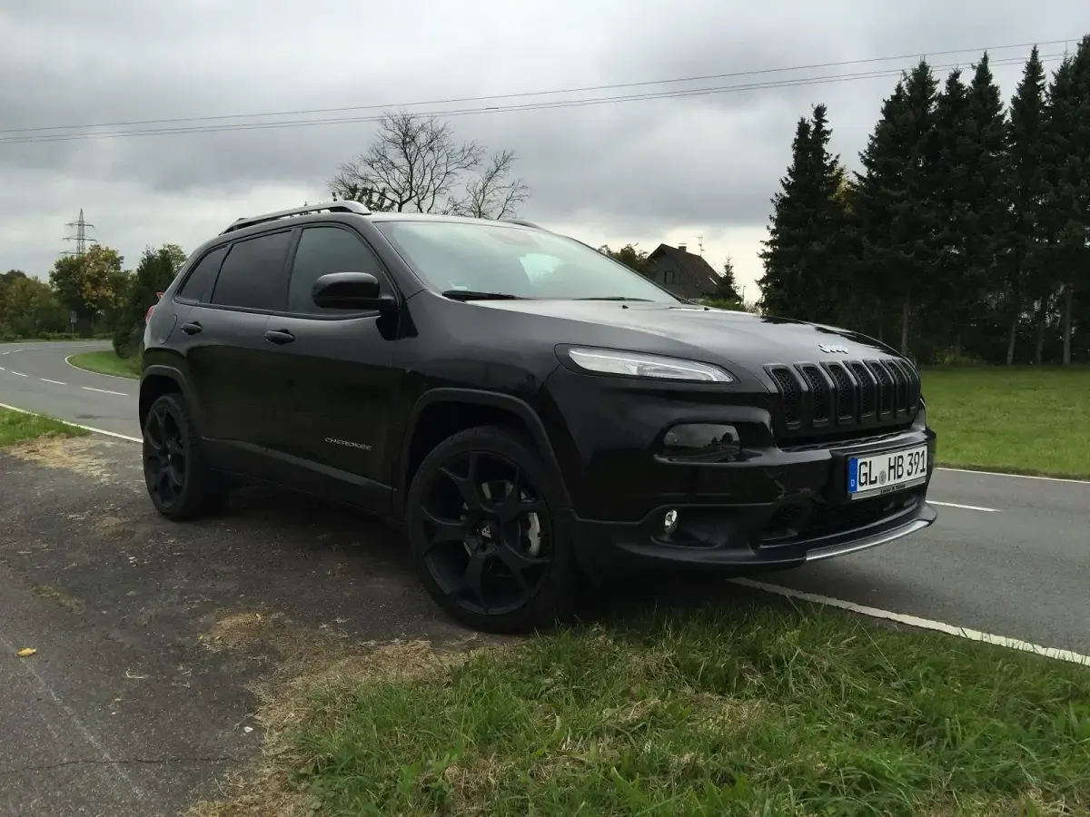 Second-hand Jeep Cherokee 200 CP (147 kW) 2015 Negru SUV