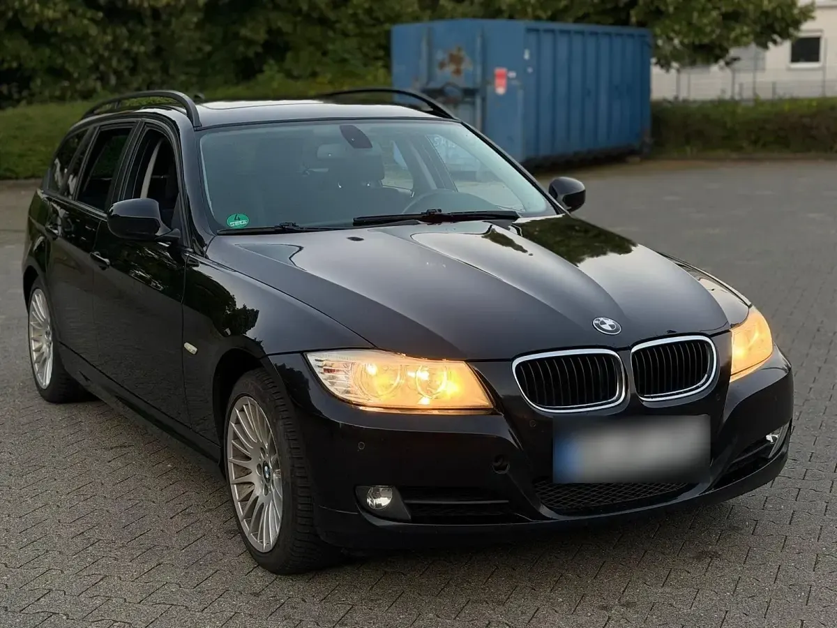 Gebraucht BMW 318 143 PS (105 kW) 2009 Schwarz Kombi