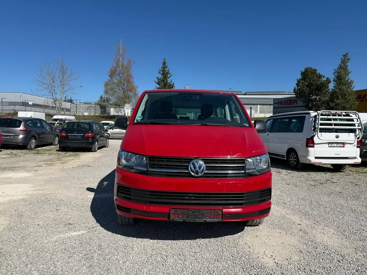 Gebraucht VW Multivan Trendline 150 PS (110 kW) 2018 Rot Van / Kleinbus