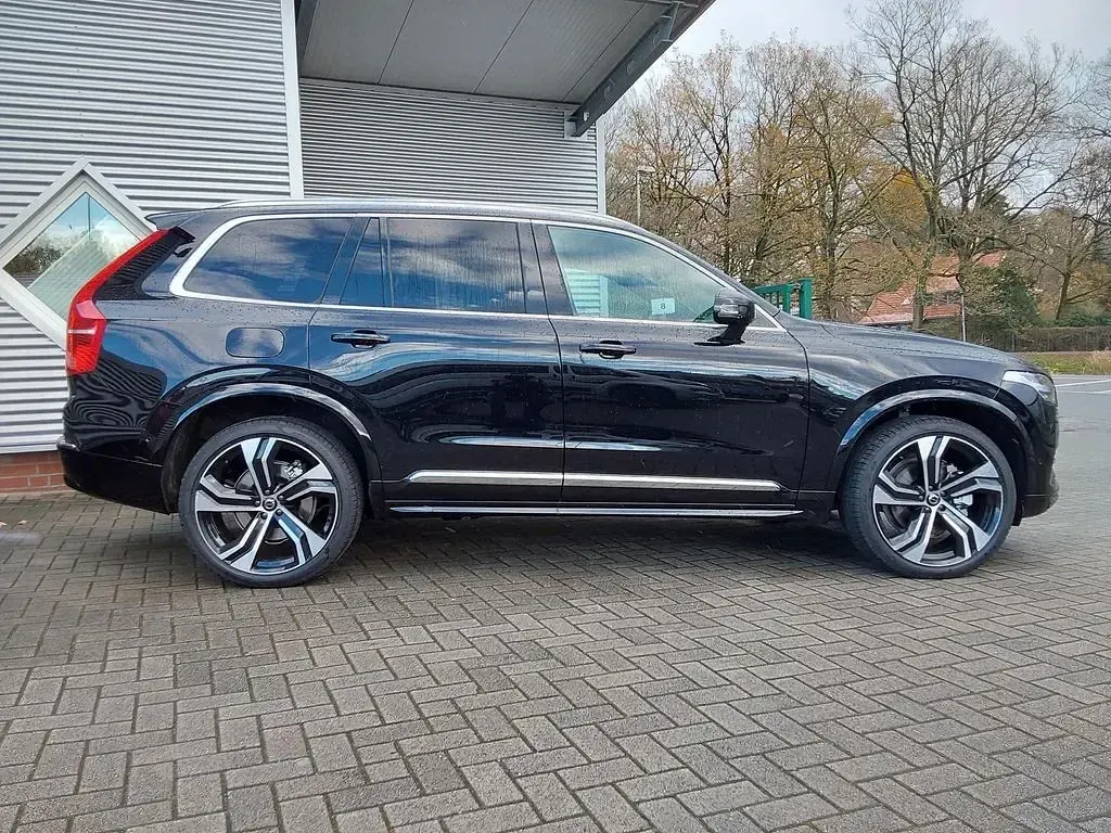 Gebraucht Volvo XC90 Ultimate 235 PS (172 kW) 2023 Schwarz metallic SUV