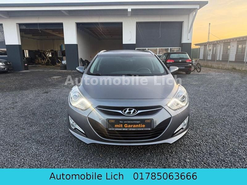 Gebraucht Hyundai i40 Style 177 PS (130 kW) 2012 Grau Kombi