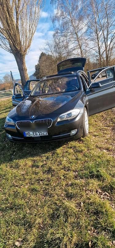 Grau Gebraucht 2013 BMW 530 Kombi | 9.500 € (Superpreis) - Bild 1/4