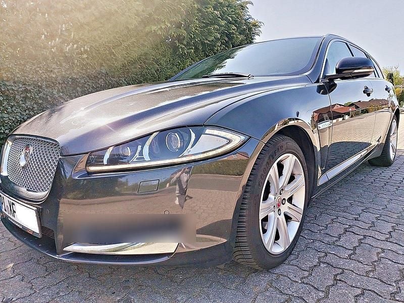 Grau Gebraucht 2014 Jaguar XF Sportbrake S Kombi | 8.990 € (Fairer Preis) - Bild 1/4