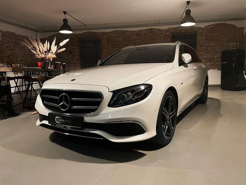 Weiß Gebraucht 2019 Mercedes E200 Kombi | 25.890 € (Guter Preis) - Bild 1/4