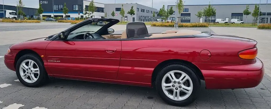 Gebraucht Chrysler Stratus 131 PS (96 kW) 1997 Rot Cabrio