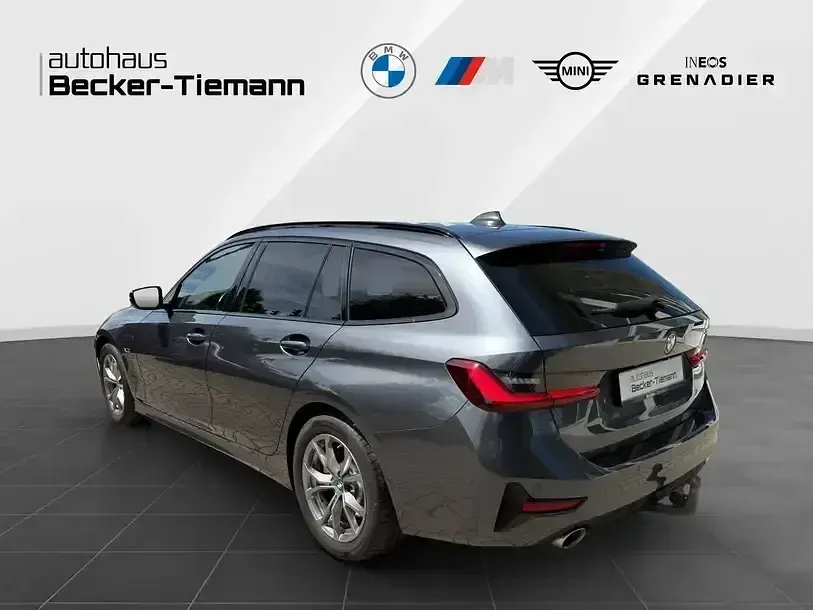 Gebraucht BMW 330e Sport Line 292 PS (214 kW) 2022 Grau Kombi