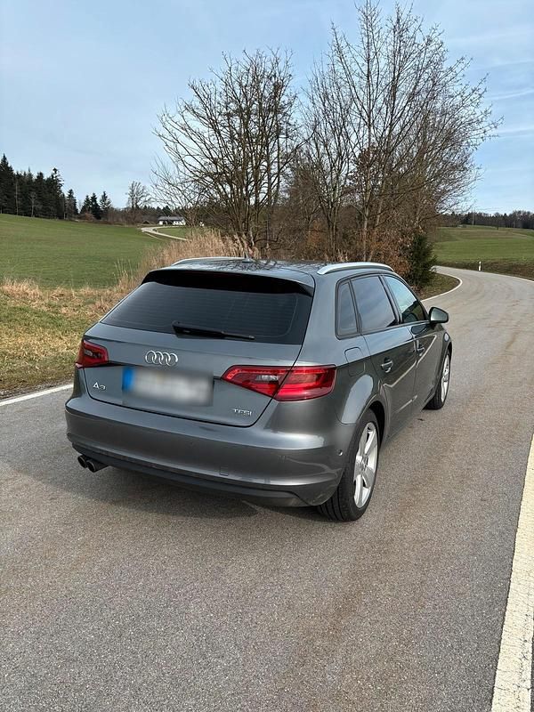 Gebraucht Audi A3 S-Line 125 PS (91 kW) 2015 Grau Kombi