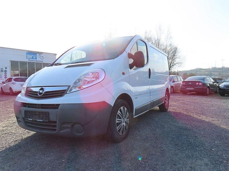 Gebraucht Opel Vivaro 114 PS (83 kW) 2013 Weiß Van / Kleinbus
