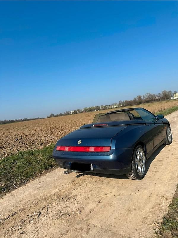 Gebraucht Alfa Romeo Spider 150 PS (110 kW) 1996 Blau Cabrio