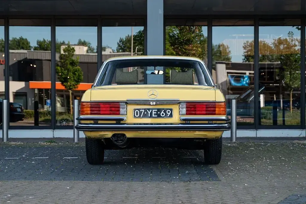 Gebraucht Mercedes S280 156 PS (114 kW) 1976 Gelb Limousine