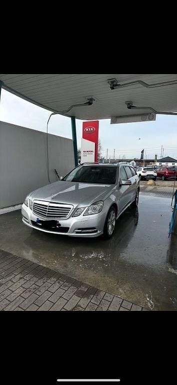 Gebraucht Mercedes E220 Elegance 170 PS (125 kW) 2011 Silber Limousine