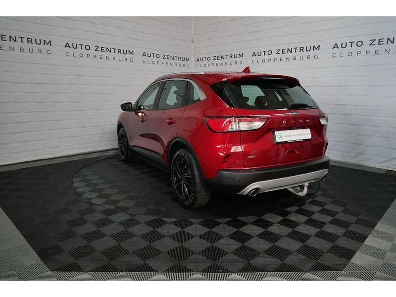 Gebraucht Ford Kuga Titanium 150 PS (110 kW) 2022 Rot SUV