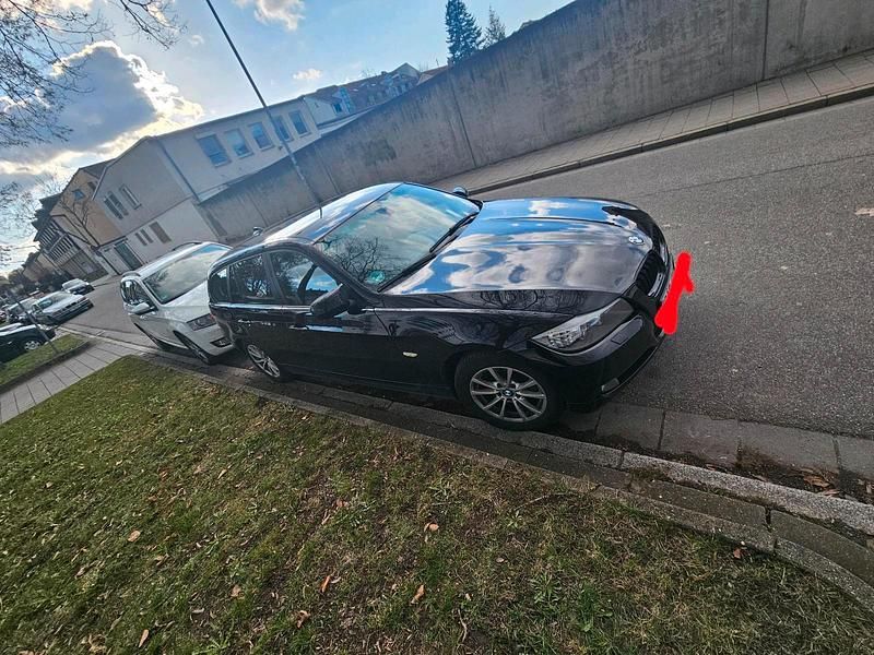 Gebraucht BMW 320 184 PS (135 kW) 2012 Schwarz Kombi