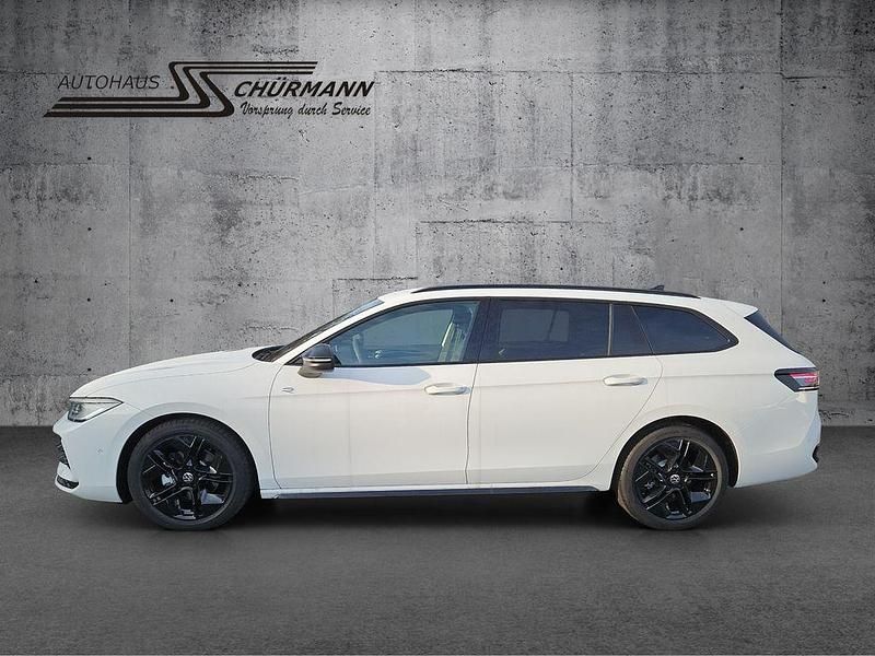 Gebraucht VW Passat R-line 150 PS (110 kW) 2024 Weiß Kombi