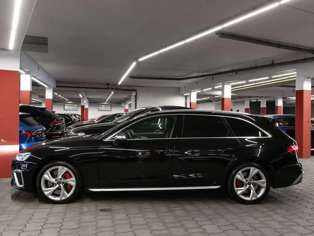 Gebraucht Audi S4 Design 341 PS (250 kW) 2022 Mythosschwarz metallic Kombi