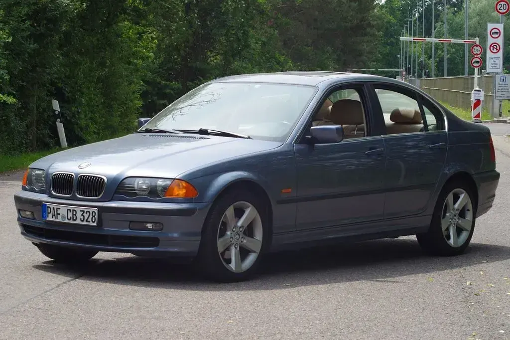 Gebraucht BMW 328 Sport Line 193 PS (141 kW) 1999 Blau Limousine