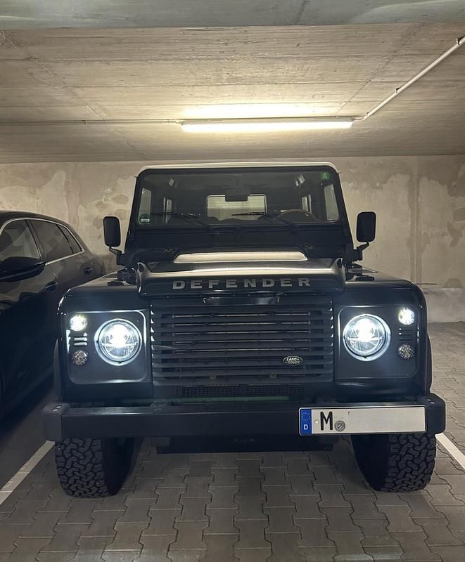 Gebraucht Land Rover Defender SE 122 PS (89 kW) 2014 Schwarz Kombi