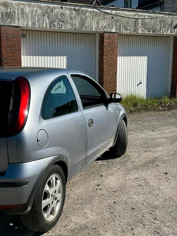 Gebraucht Opel Corsa 65 PS (47 kW) 2004 Grau Kleinwagen