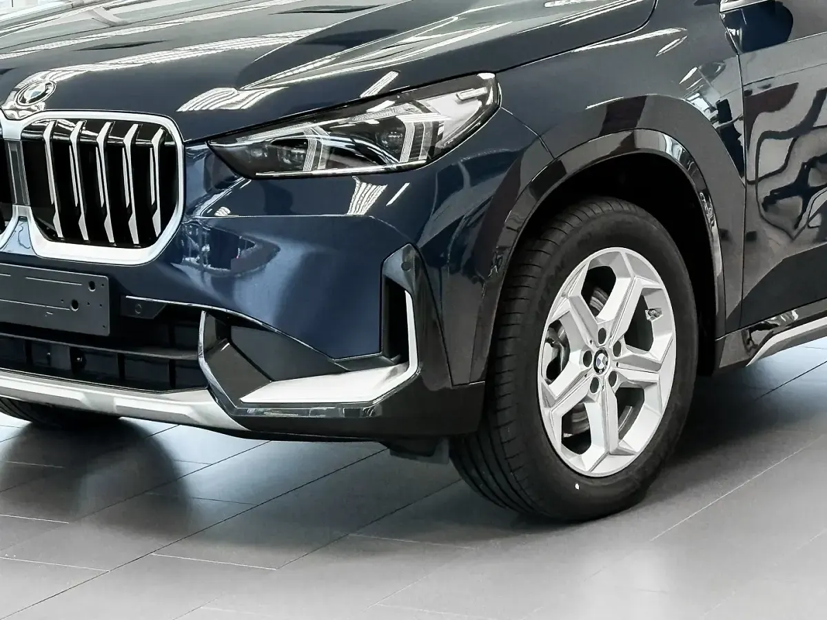 Neu BMW X1 xLine 156 PS (114 kW) 2025 Blau SUV