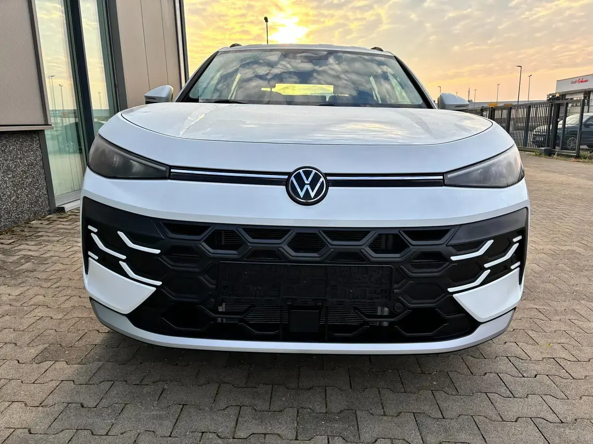 Neu VW T-Roc Pro 150 PS (110 kW) 2026 SUV