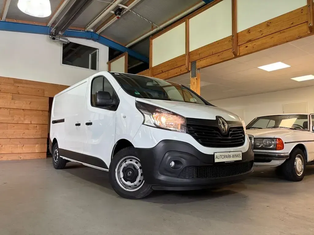 Gebraucht Renault Trafic Komfort 120 PS (88 kW) 2016 Weiß Van / Kleinbus