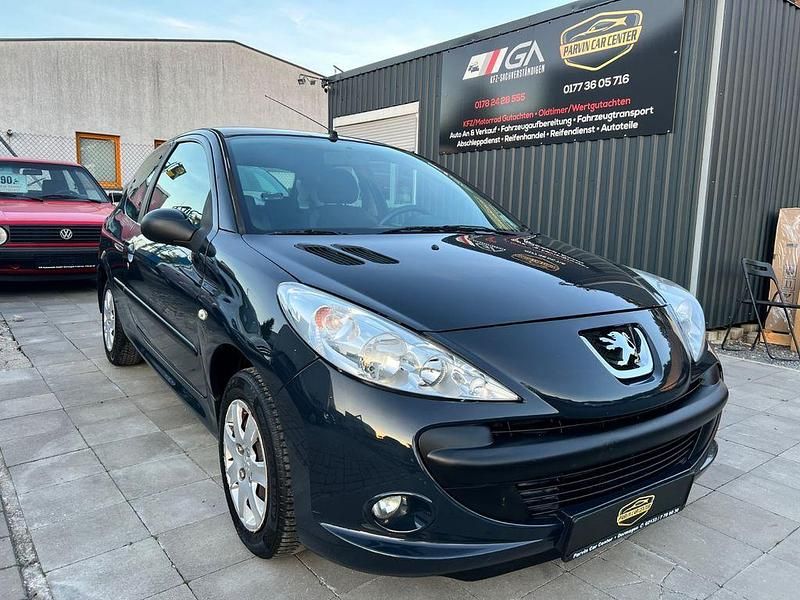 Grau Gebraucht 2009 Peugeot 206+ Basis Kleinwagen | 1.990 € (Fairer Preis) - Bild 1/4