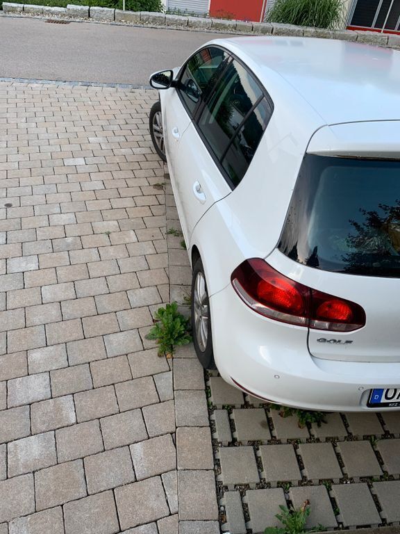 Weiß Gebraucht 2011 VW Golf VI Highline Limousine | 7.500 € (Etwas zu teuer) - Bild 1/2
