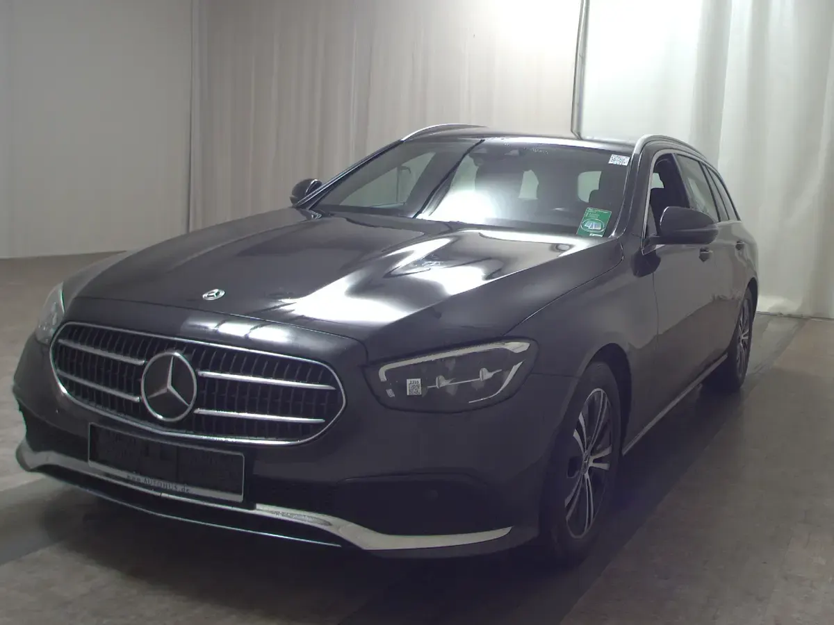 Second-hand Mercedes E220 Avantgarde 220 CP (161 kW) 2022 Gri Break